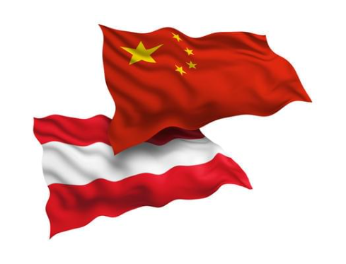 Flaggen China und Österreich
